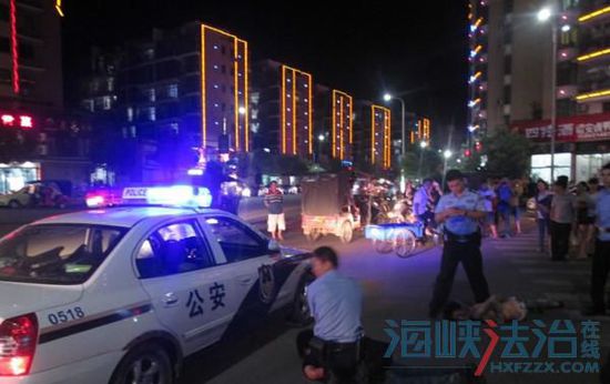 七八个青年男子打架闹事
